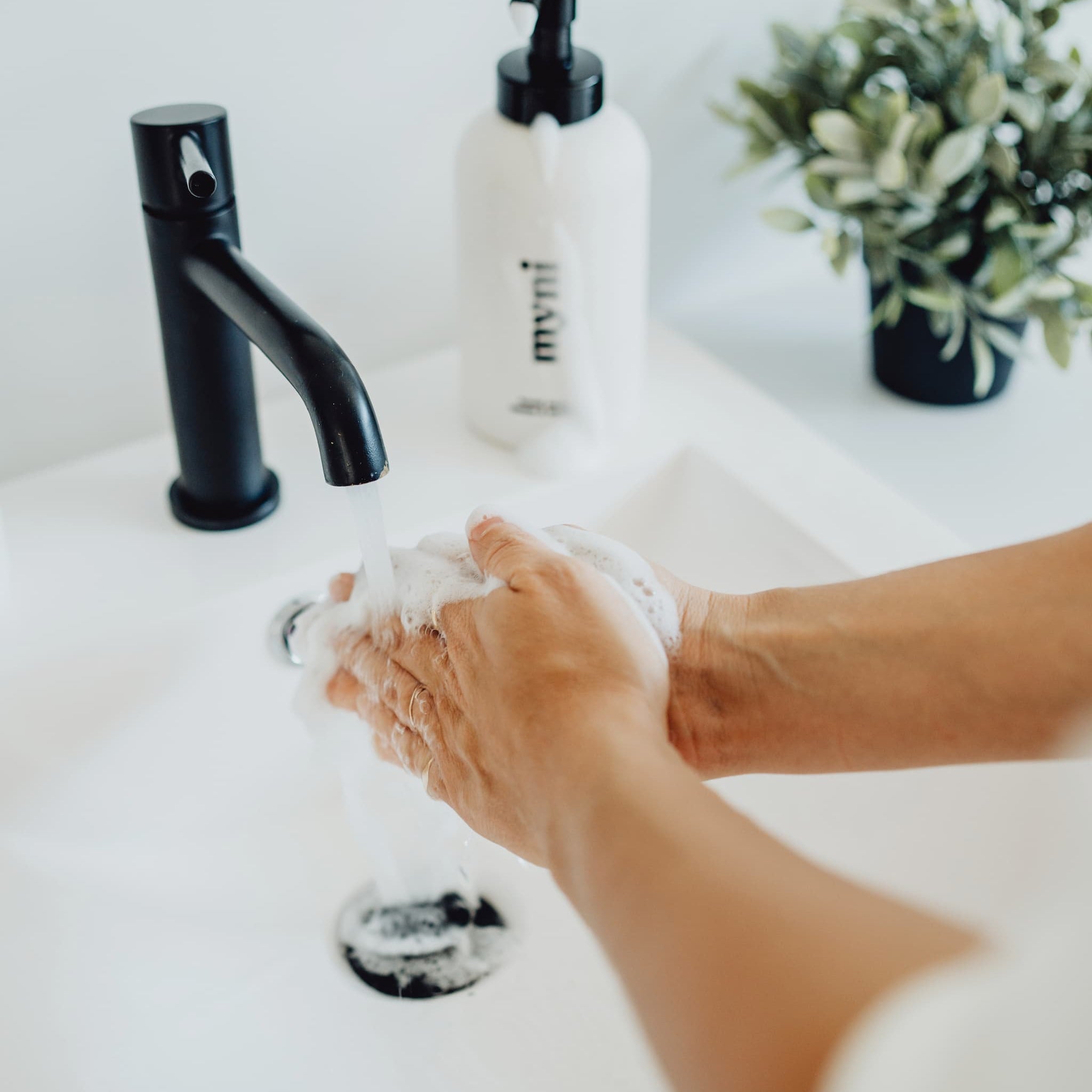myni handsoap lifestyle