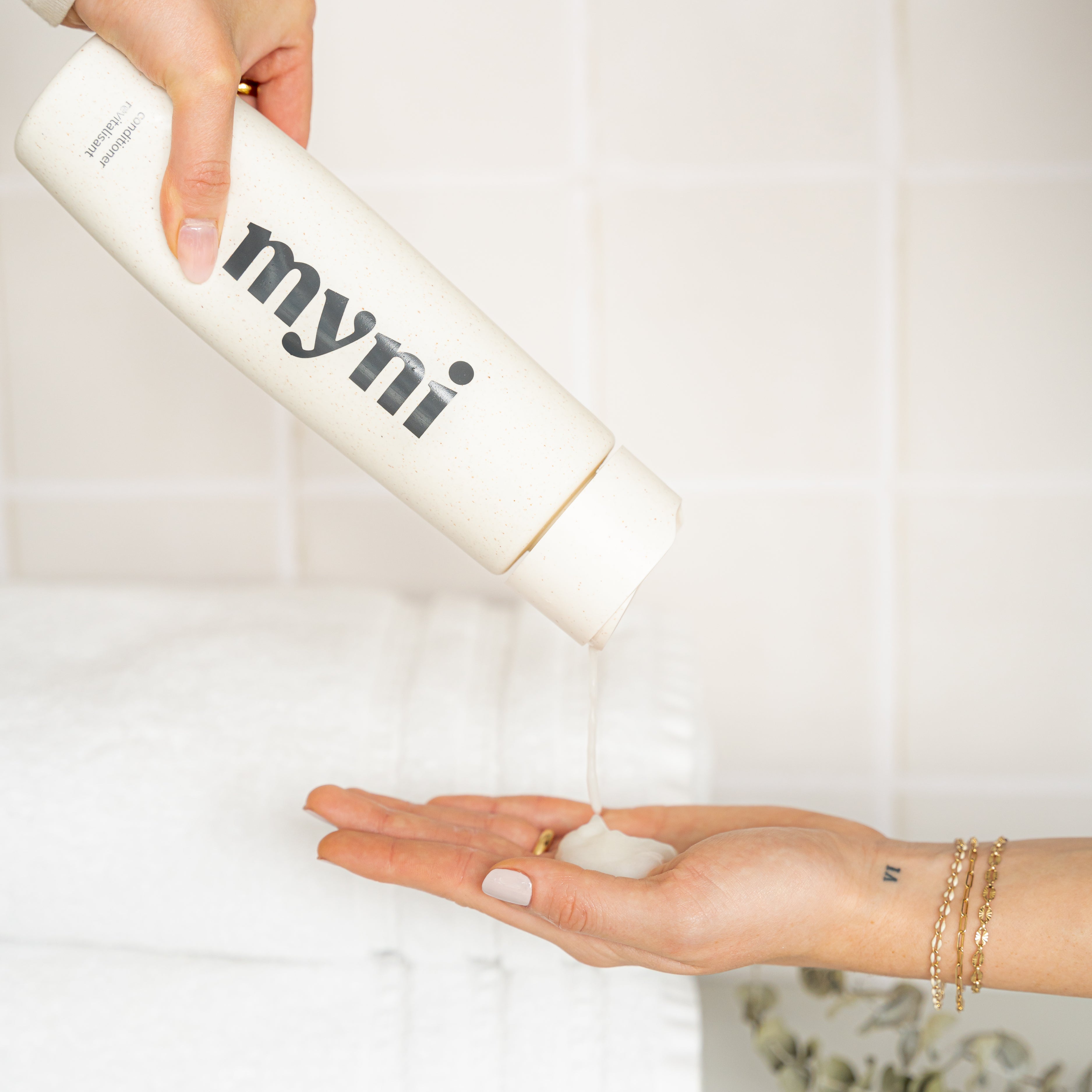 myni_conditioner_texture_92ba9892-ad4d-41da-ac6c-58c55c872f23.jpg